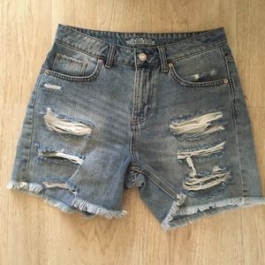 NWOT High rise denim distressed shorts